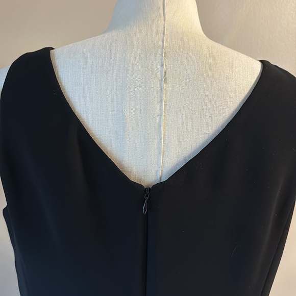 Jones New York staple Black sleeveless mini Dress sheath V neck zippered back 8 - Picture 5 of 12